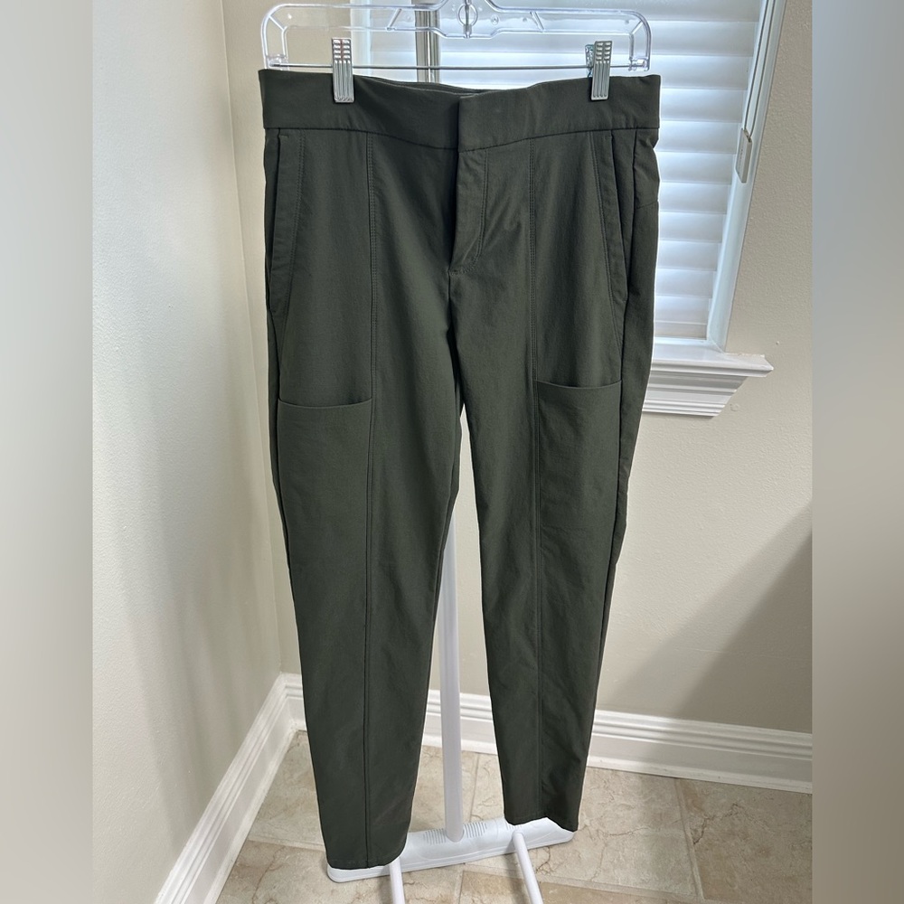 Athleta Women’s Olive Green Classic Pants, Size 4